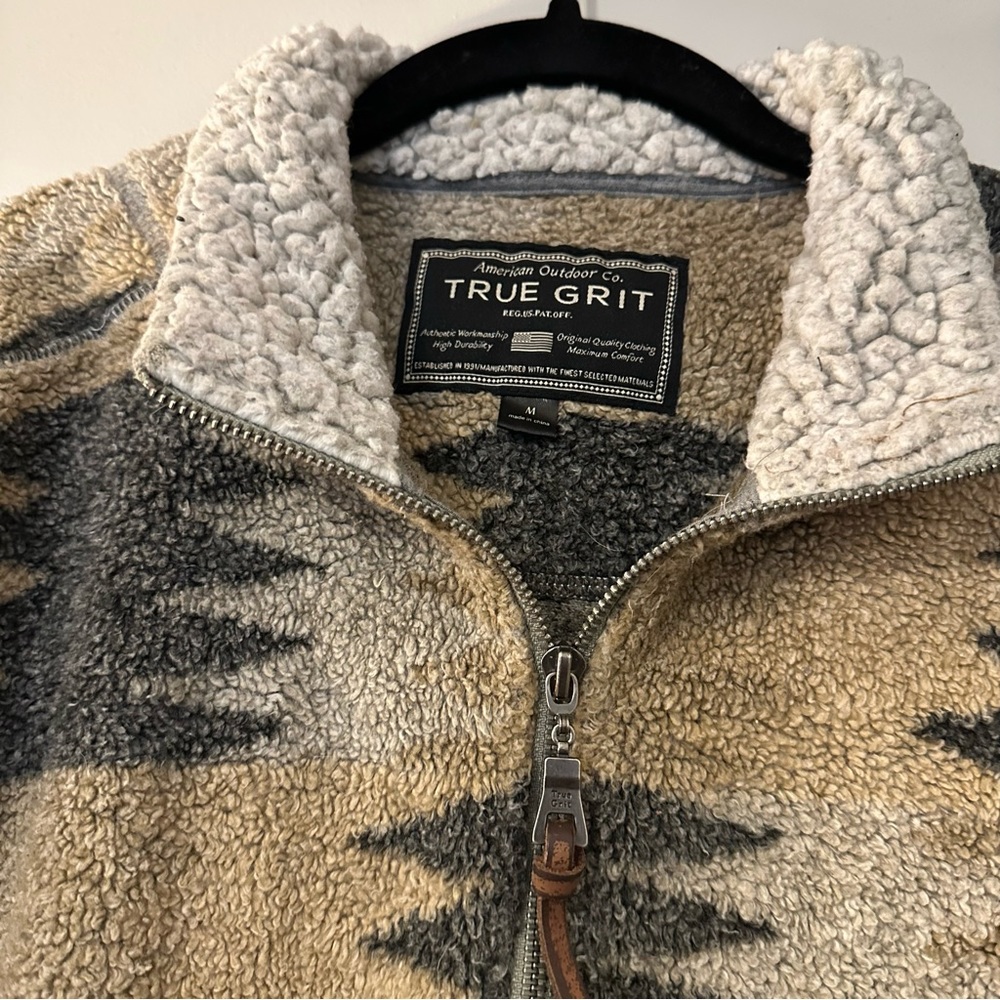 True Grit Pattern Pullover Size Medium - image 2